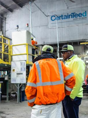 A satisfied employee of Saint-Gobain North America with a manufacturing engineering job that helps him learn and thrive in a welcoming environment.